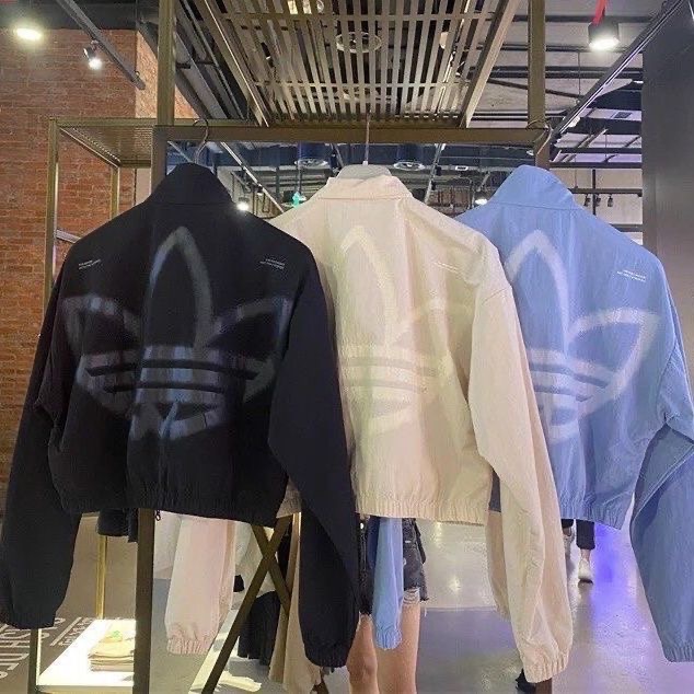 Adidas 風衣外套 夾克 防曬防風外套 魔術貼LOGO徽標高腰 休閒運動立領 短款修身顯瘦 永不退流行的  XS 、-細節圖9