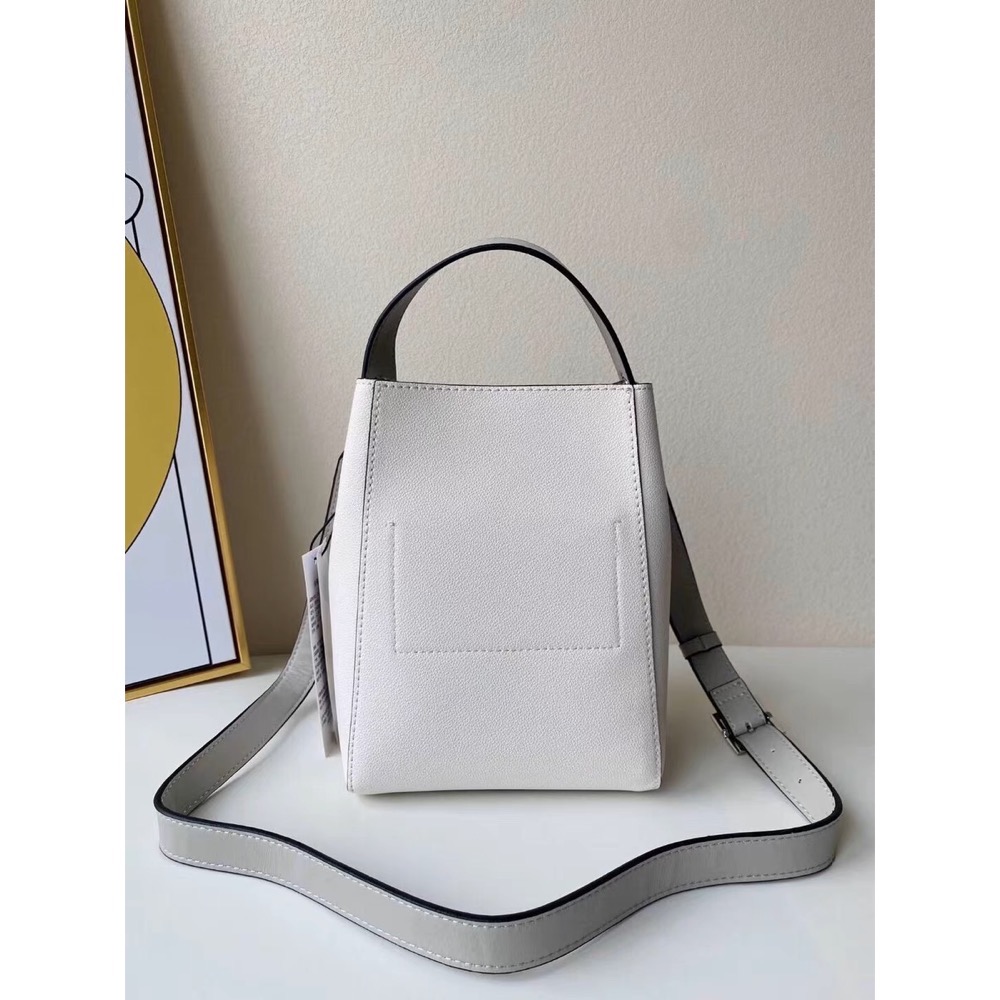 CK 水桶包手提包單肩包肩背包，經典金屬LOGO可卸肩帶抽繩斜挎包，實用好氣質，時尚百搭精品。  ✔️國際運送約十幾天，可-細節圖3