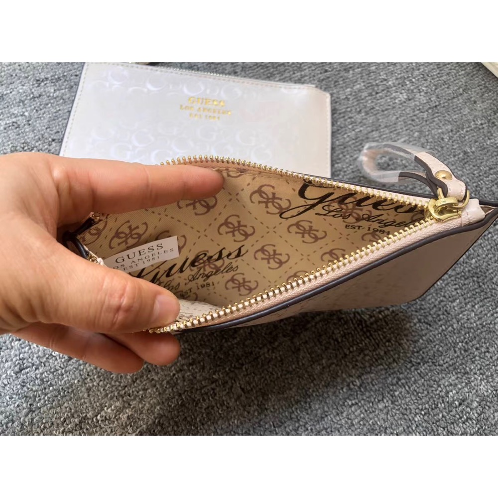 Guess 經典印花字母手机包零钱包手提包手挽包皮夾手拿包 經典老花好氣質 實用🌿  ✔️國際運送約十幾天，可以等待再下單-細節圖10