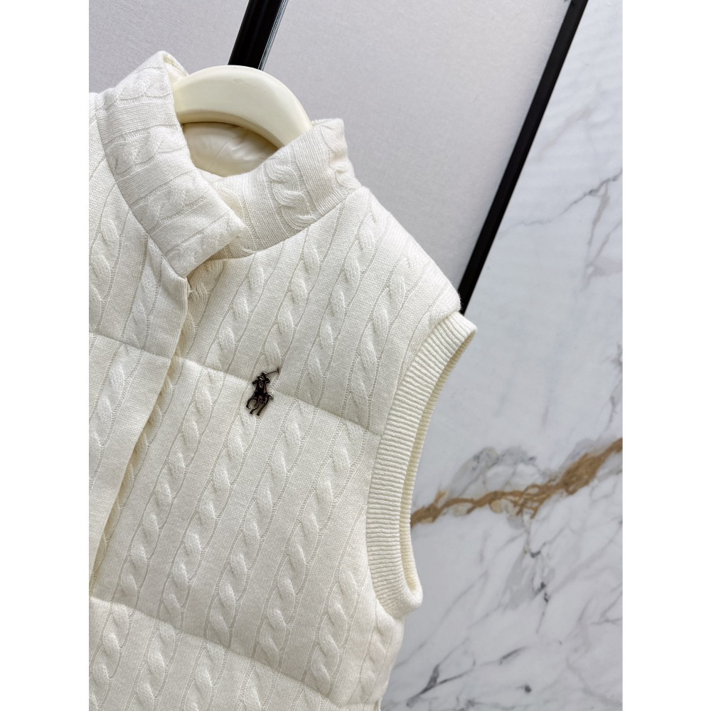 RL polo 立領羽絨外套 背心 馬甲 輕盈保暖麻花休閒美式穿搭  logo胸針圖案絎縫羽絨馬甲 壓線格工藝 經典H版-細節圖3