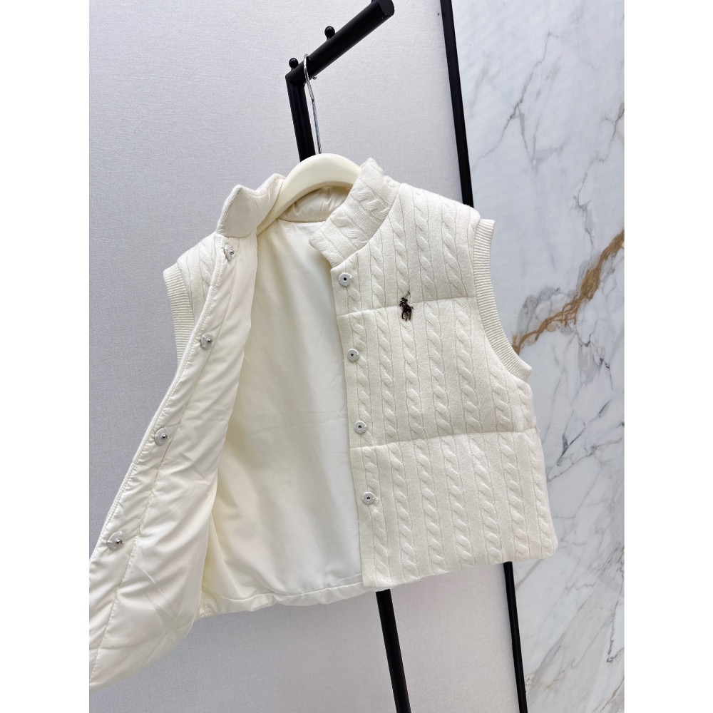 RL polo 立領羽絨外套 背心 馬甲 輕盈保暖麻花休閒美式穿搭  logo胸針圖案絎縫羽絨馬甲 壓線格工藝 經典H版-細節圖6