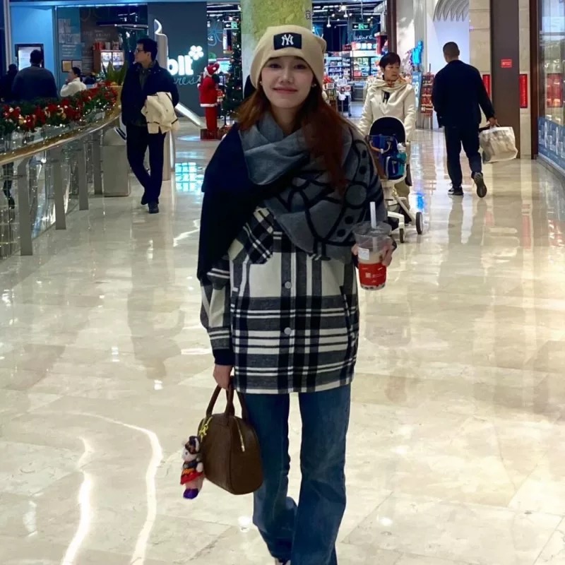 Vivienne Westwood 圍巾 披肩 土星羊絨流蘇圍巾🧣雙面提花 雙面可以用 真的又暖又好看 不僅是圍巾 還-細節圖6