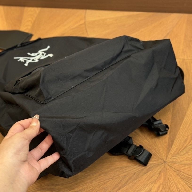 始祖鳥 後背包 雙肩包 韓國博主圈的新寵兒——Arcteryx Heliad 25L，快適乾防水雙肩背包 清新百搭實用！-細節圖11