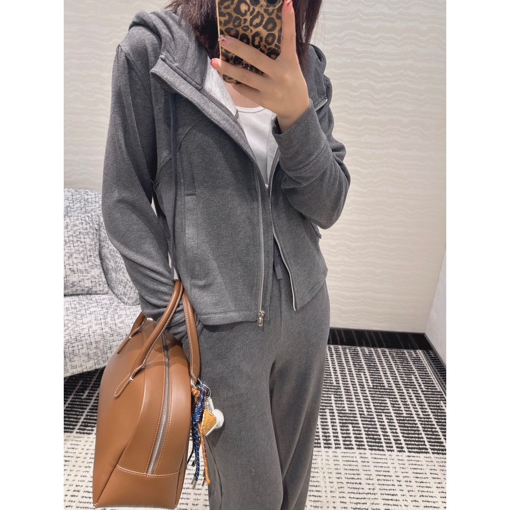 大王 套裝 連帽外套 休閒褲 闊腿褲 Alexander Wang 甜味減齡運動少女 連帽衛衣外套 搭配超長直筒褲一套絕-細節圖3