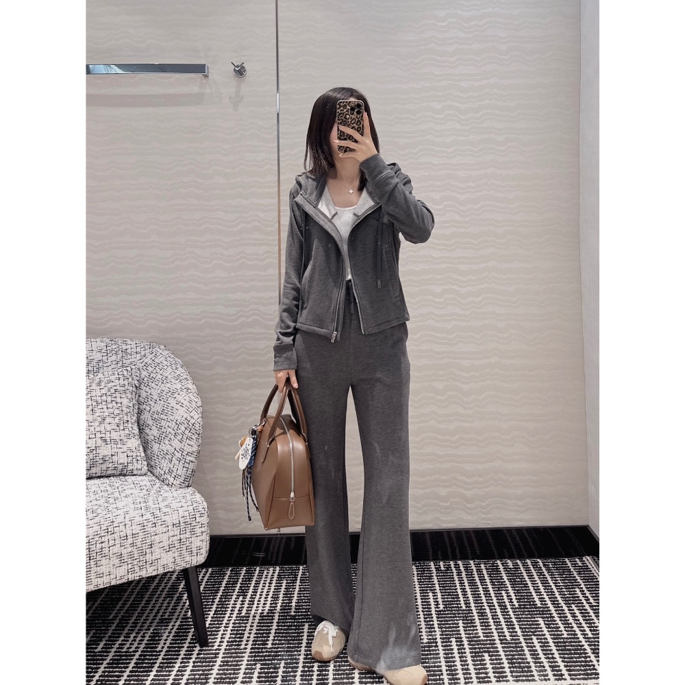 大王 套裝 連帽外套 休閒褲 闊腿褲 Alexander Wang 甜味減齡運動少女 連帽衛衣外套 搭配超長直筒褲一套絕-細節圖4