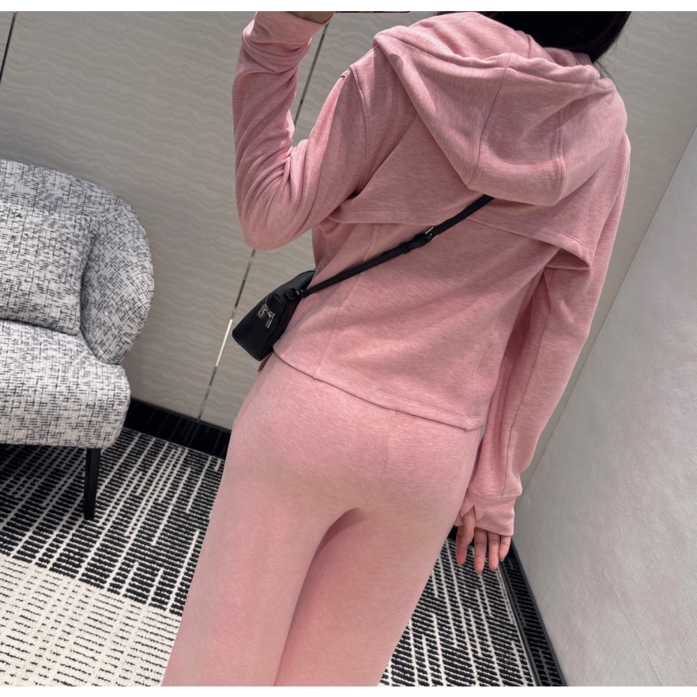 大王 套裝 連帽外套 休閒褲 闊腿褲 Alexander Wang 甜味減齡運動少女 連帽衛衣外套 搭配超長直筒褲一套絕-細節圖6