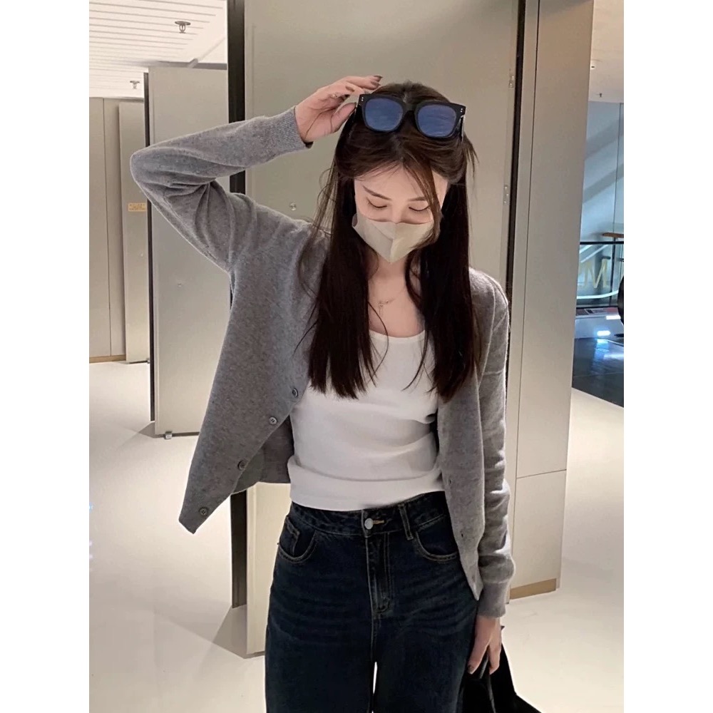 川久保玲 PLAY 針織外套 小外套 經典百搭單品！ 長青經久不衰的的款每年都出 經典的版型加上愛心 好氣質好百搭  ✔-細節圖4