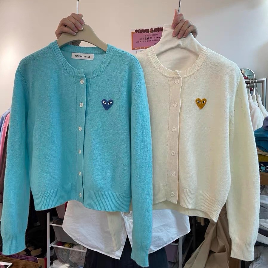 川久保玲 PLAY 針織外套 小外套 經典百搭單品！ 長青經久不衰的的款每年都出 經典的版型加上愛心 好氣質好百搭  ✔-細節圖7