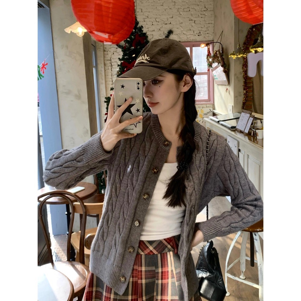 奶呼呼🌿RL 針織外套 小外套 毛衣外套 針織開襟衫 白色毛衣 太溫柔啦 真的太愛軟軟糯糯的 毛衣啦 羊毛麻花毛衣摸起-細節圖7