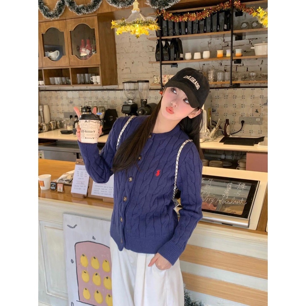 奶呼呼🌿RL 針織外套 小外套 毛衣外套 針織開襟衫 白色毛衣 太溫柔啦 真的太愛軟軟糯糯的 毛衣啦 羊毛麻花毛衣摸起-細節圖9