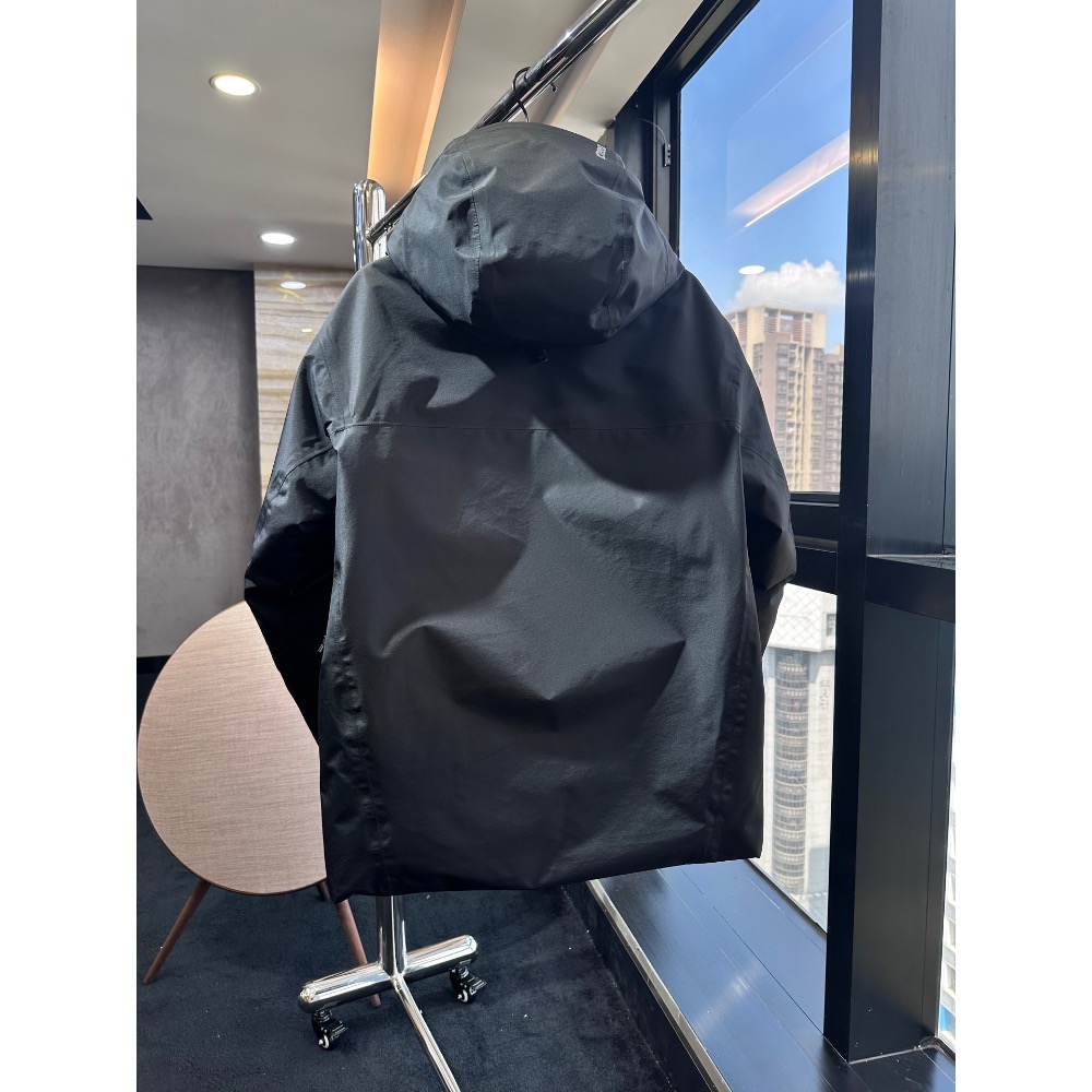 Arc＇teryx 羽絨外套 始祖鳥 衛衣 上衣 風衣 冲鋒衣 大學T  GORE-TEX 防水硬壳冲锋衣羽绒服 帥 舒-細節圖4