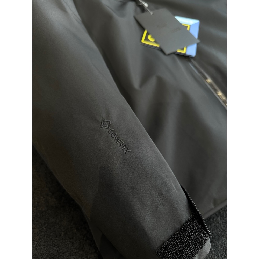 Arc＇teryx 羽絨外套 始祖鳥 衛衣 上衣 風衣 冲鋒衣 大學T  GORE-TEX 防水硬壳冲锋衣羽绒服 帥 舒-細節圖5
