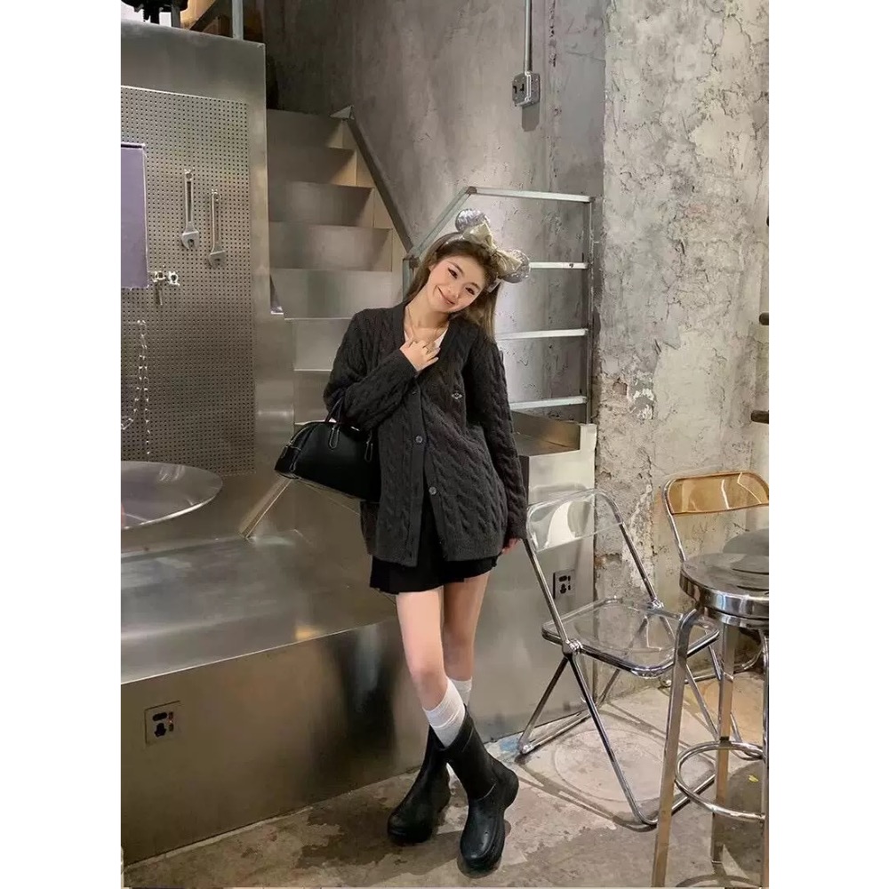 Vivienne Westwood 針織外套 小外套  經典土星標識針織開衫 刺绣羊毛针织V领长袖开襟衫 毛衣外套  一-細節圖2