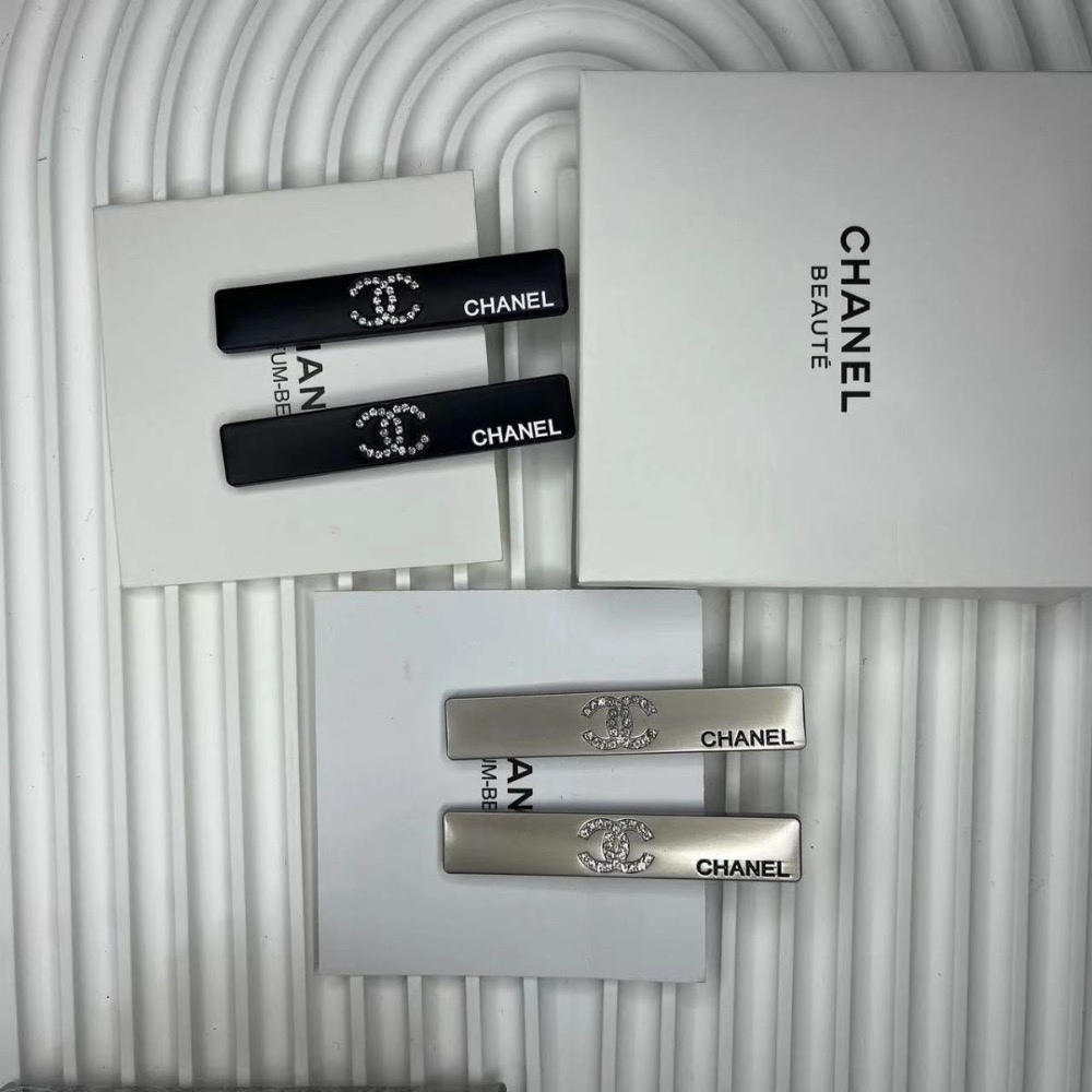 Chanel 香奈兒 VIP漂亮禮❤️百搭精緻髮夾 髮飾 金屬鴨嘴夾 閃鑽側邊夾 劉海夾 時尚發飾 超值漂亮有氣質的飾品-細節圖4