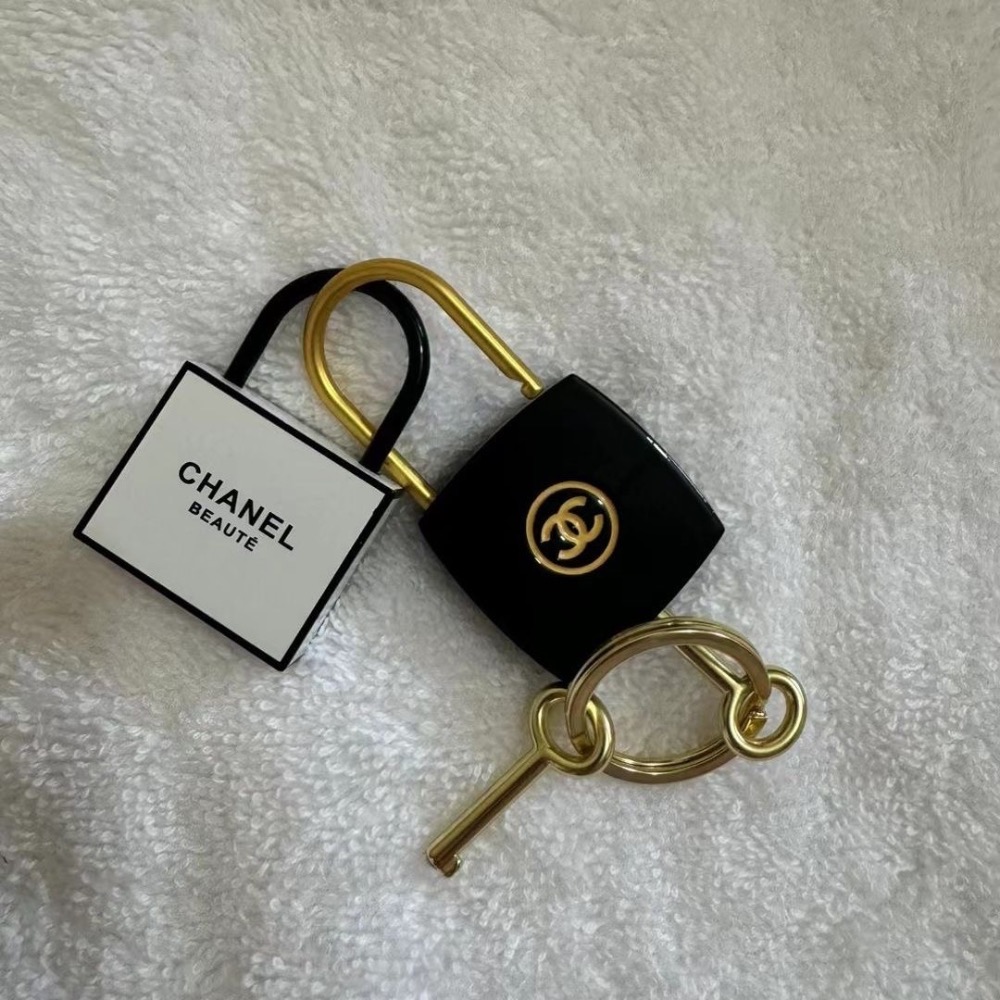Chanel 香奈兒鑰匙鎖扣掛件 VIP積分贈品禮 N5絲帶掛件鑰匙扣吊飾掛飾 精緻漂亮 禮盒伴手禮情人節情侶創意禮物擺-細節圖7