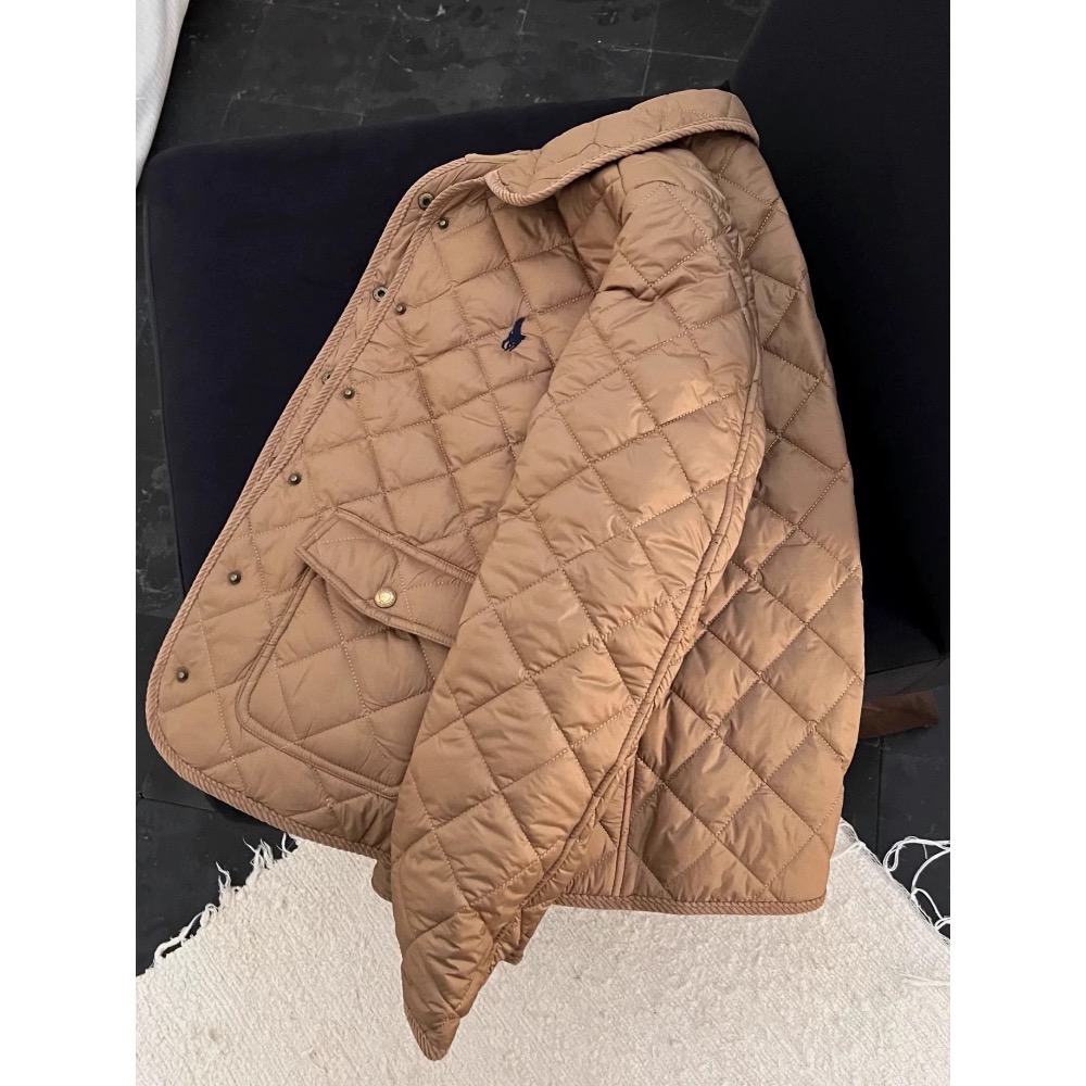 RL polo 背心外套 馬甲 好氣質 四季百搭萬年款 經典小馬標 商務休閒皆宜 柔軟親膚 經典馬標刺繡菱格羽絨馬甲上衣-細節圖8