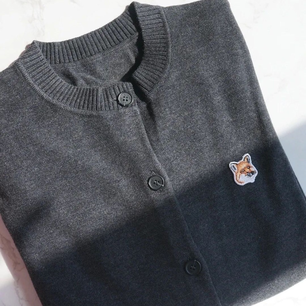 Jennie款 法國🇫🇷MK 小狐狸針織外套 小外套  背心 開襟衫 Q 實穿 怎麼搭都可以的四季款法國🇫🇷MK-細節圖6