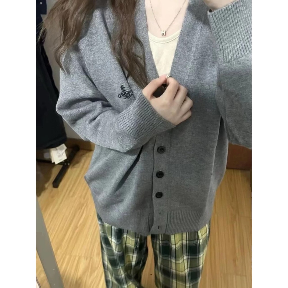 Vivienne Westwood 針織外套 毛衣外套  V領開襟衫針織毛衣外套 土星logo針織羊毛含羊絨所以軟糯 好-細節圖4