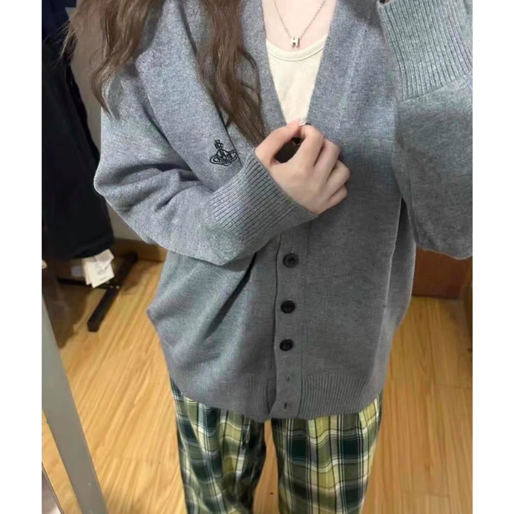 Vivienne Westwood 針織外套 毛衣外套  V領開襟衫針織毛衣外套 土星logo針織羊毛含羊絨所以軟糯 好-細節圖5