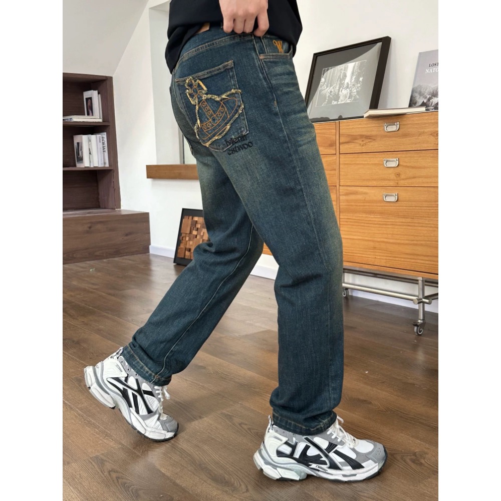 Vivienne Westwood 牛仔褲 土星刺繡高時尚簡約繡標刺繡直筒修身休閒褲 男士百搭水洗牛仔褲百搭 舒適休閒時-細節圖3