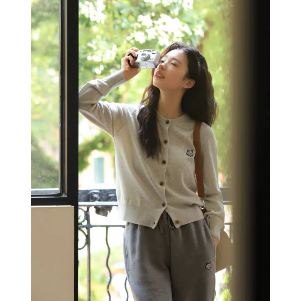 Jennie款 法國🇫🇷MK 小狐狸針織外套 小外套  背心 開襟衫 Q 實穿 怎麼搭都可以的四季款法國🇫🇷MK-細節圖2