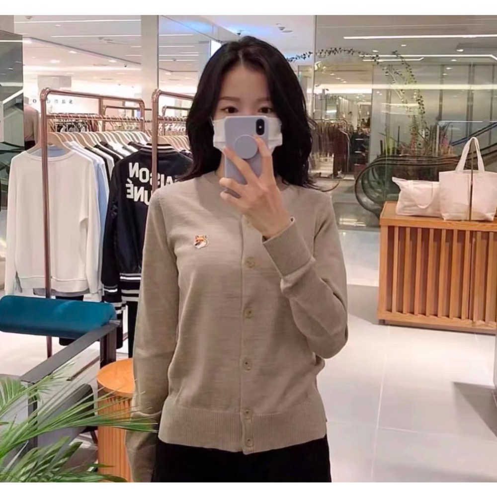 Jennie款 法國🇫🇷MK 小狐狸針織外套 小外套  背心 開襟衫 Q 實穿 怎麼搭都可以的四季款法國🇫🇷MK-細節圖3