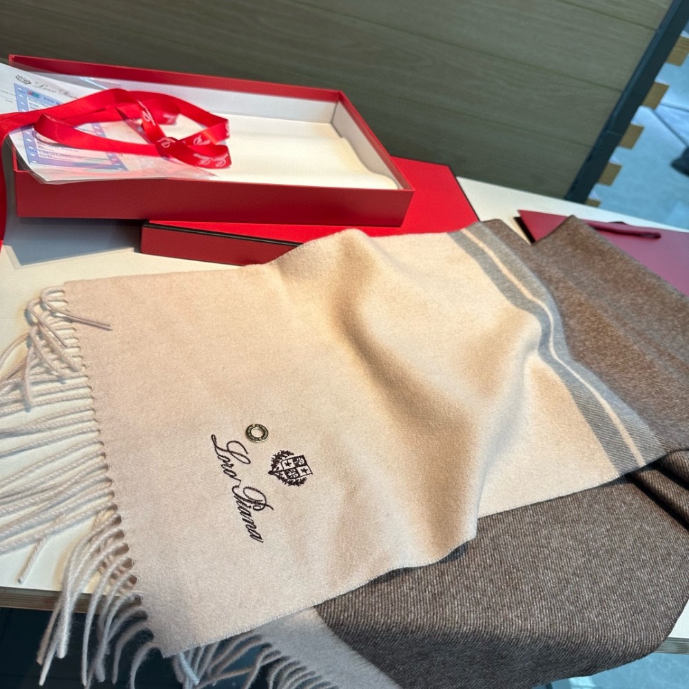 Loro Piana 山羊絨圍巾，諾悠翩雅，極品山羊絨圍巾披肩，送人自留都優！100%羊絨，手感軟糯，更有光澤，也增加了-細節圖8