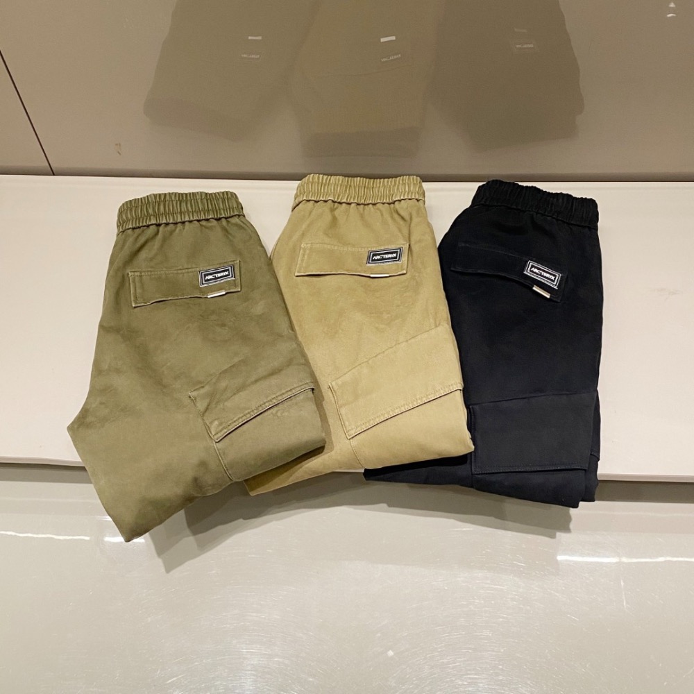 始祖鳥休閒褲 運動褲 加絨戶外工裝衛褲也是今冬強勢推薦的款式.防風防水透氣的效果那是一級的,無論是品相的設計風格,還是裁-細節圖9