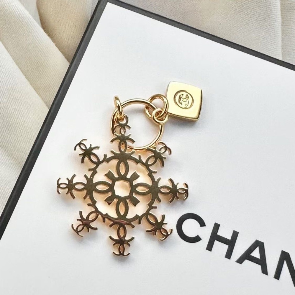 Chanel 香奈兒 VIP積分贈品禮 掛件鑰匙扣吊飾掛飾 精緻漂亮 雪花❄️  ✔️國際運送約十幾天，可以等待再下單，-細節圖4