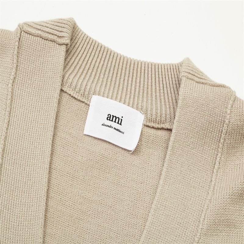 AMI 羊毛針織小外套 毛衣 開襟衫 舒服寬松圓領 經典愛心字母A❤️百搭修身實穿  您願等，我就以微薄代購費幫您買，互-細節圖7