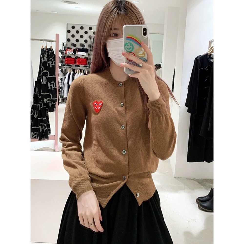 川久保玲 PLAY 小外套 經典百搭單品！ 長青經久不衰的的款每年都出 經典的版型加上別緻雙愛心 好氣質好百搭 羊毛-細節圖2