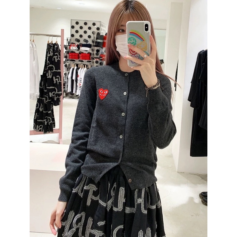 川久保玲 PLAY 小外套 經典百搭單品！ 長青經久不衰的的款每年都出 經典的版型加上別緻雙愛心 好氣質好百搭 羊毛-細節圖3