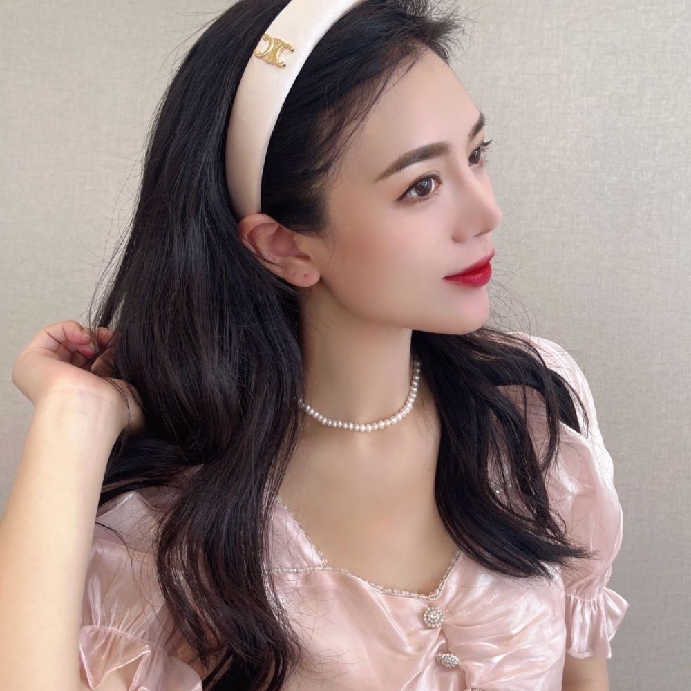 Celine凱旋門 髮箍髮飾 法式高級緞面寬邊發箍 美妝贈品vip漂亮禮 簡單就高級 雙c皮發箍 氣質百搭 寬邊小羊皮發-細節圖2