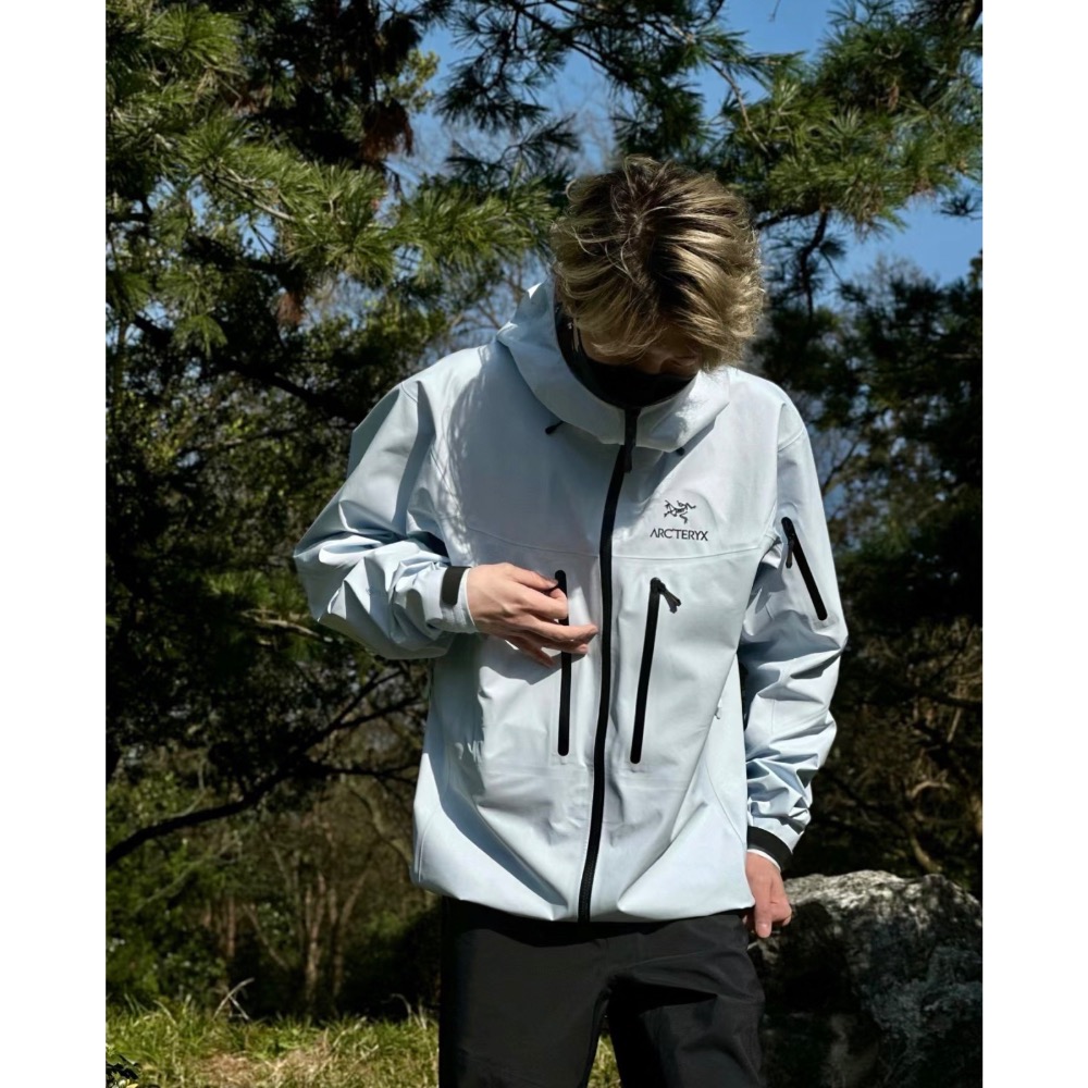 始祖鳥 風衣 衝鋒衣 Alpha系列 Sv 第7代 GORE-TEX Pro 刺繡Logo圖案休閒運動連帽拉鍊硬殼衝鋒衣-細節圖5