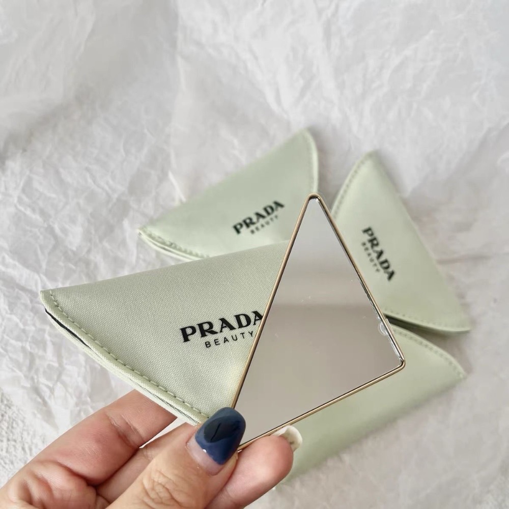 Prada 隨身鏡 化妝品VIP漂亮禮❤️化妝鏡藏藍色鑲鑽補妝鏡翻蓋隨身迷 經典三角化妝鏡 便攜單面鏡 隨身鏡帶收納包-細節圖4
