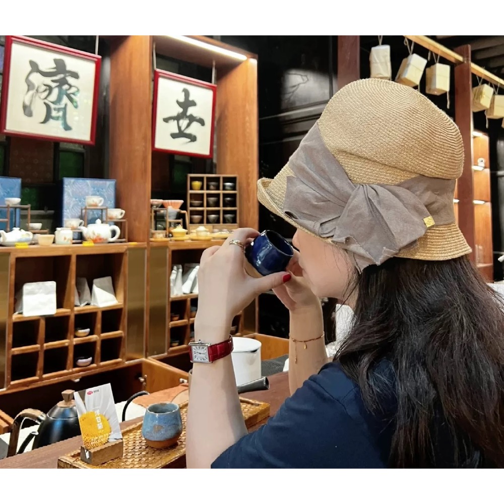 日本ca4la草帽 草編帽 帽子 漂亮蝴蝶结草帽可折叠 渔夫帽 遮阳帽 防晒帽 厲害設計超級顯臉小❤️  草色黑蝴蝶結-細節圖10