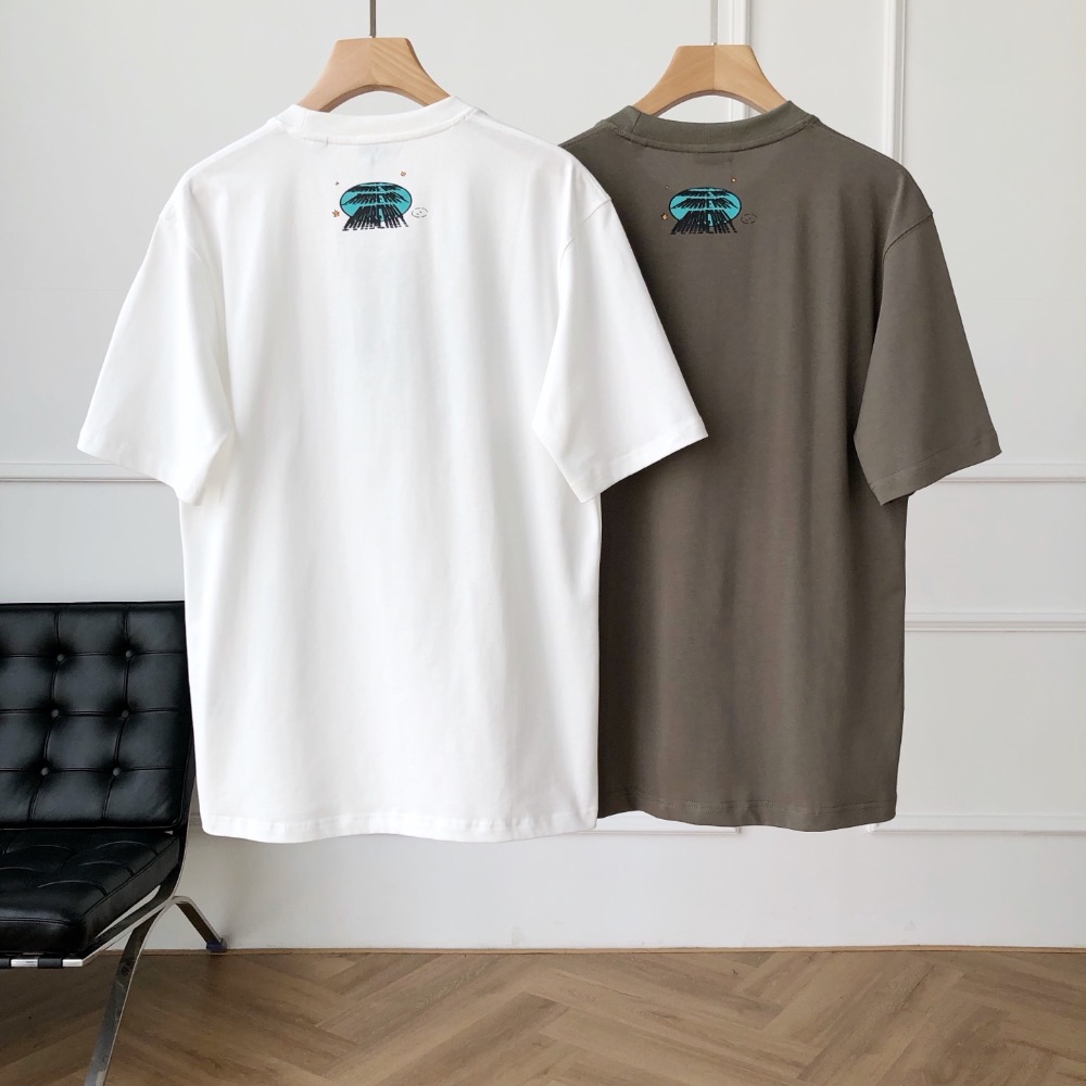 Burberry T恤 衣 百搭T恤 可甜可鹽 BBR新款汽車圖案印花短袖T恤  經典英倫風範，汽車印花短袖開啓。純棉材-細節圖2