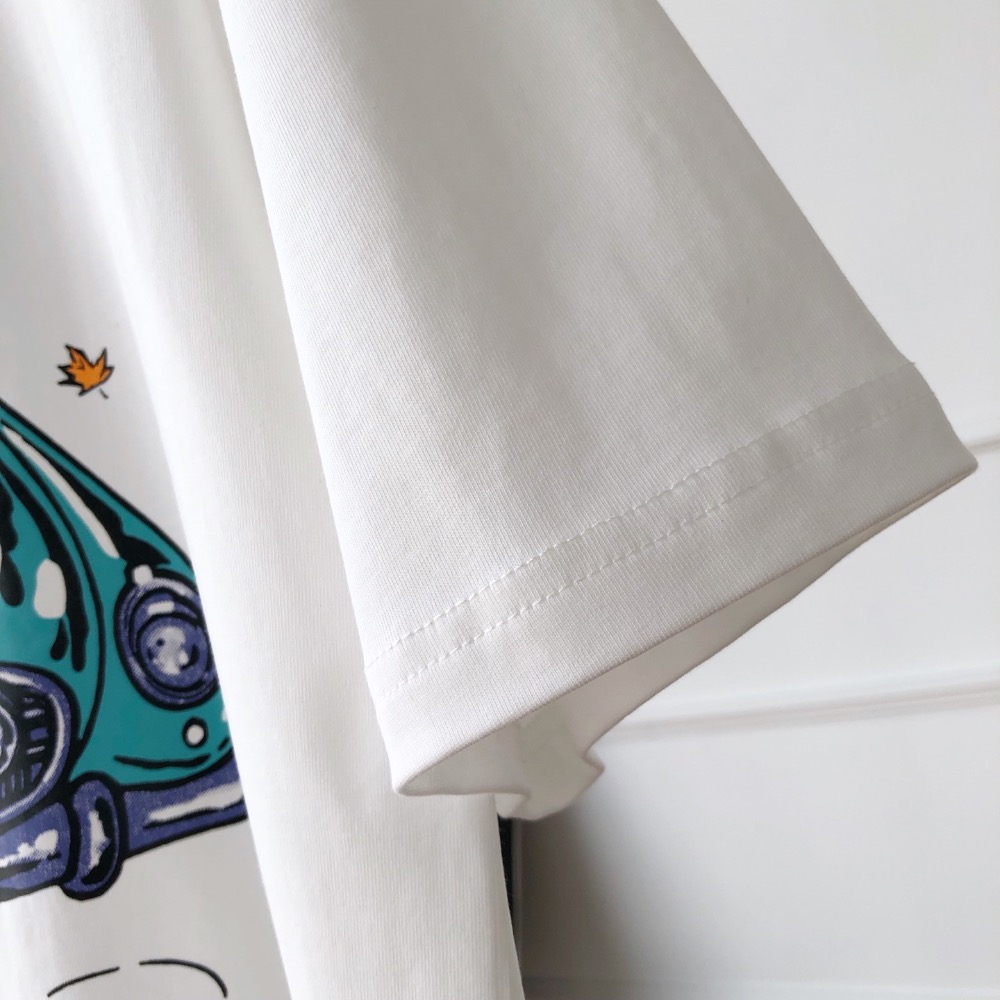 Burberry T恤 衣 百搭T恤 可甜可鹽 BBR新款汽車圖案印花短袖T恤  經典英倫風範，汽車印花短袖開啓。純棉材-細節圖8