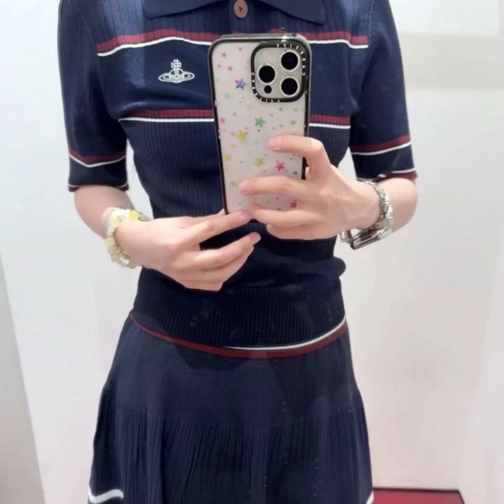 Viviennewestwood 套裝 短裙 短袖針織衫 上衣 學院風刺繡格紋圓領針織短袖套裝 減齡百搭短裙兩件套 PO-細節圖4