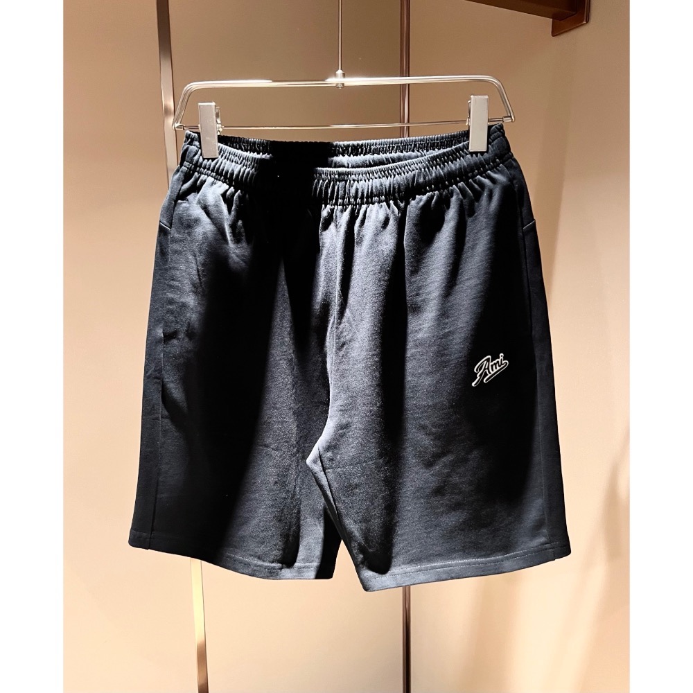 AMI 套裝 T恤 短褲 五分褲  男女同款👫休閒套裝，既經典有時尚百搭，誰不愛啊，將經典再次展現，非常的耐看，自帶低-細節圖6