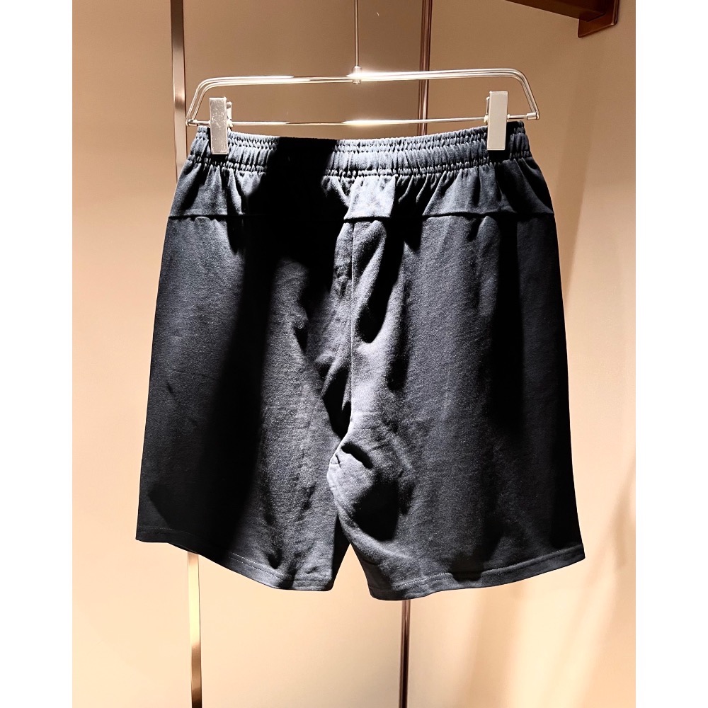 AMI 套裝 T恤 短褲 五分褲  男女同款👫休閒套裝，既經典有時尚百搭，誰不愛啊，將經典再次展現，非常的耐看，自帶低-細節圖7