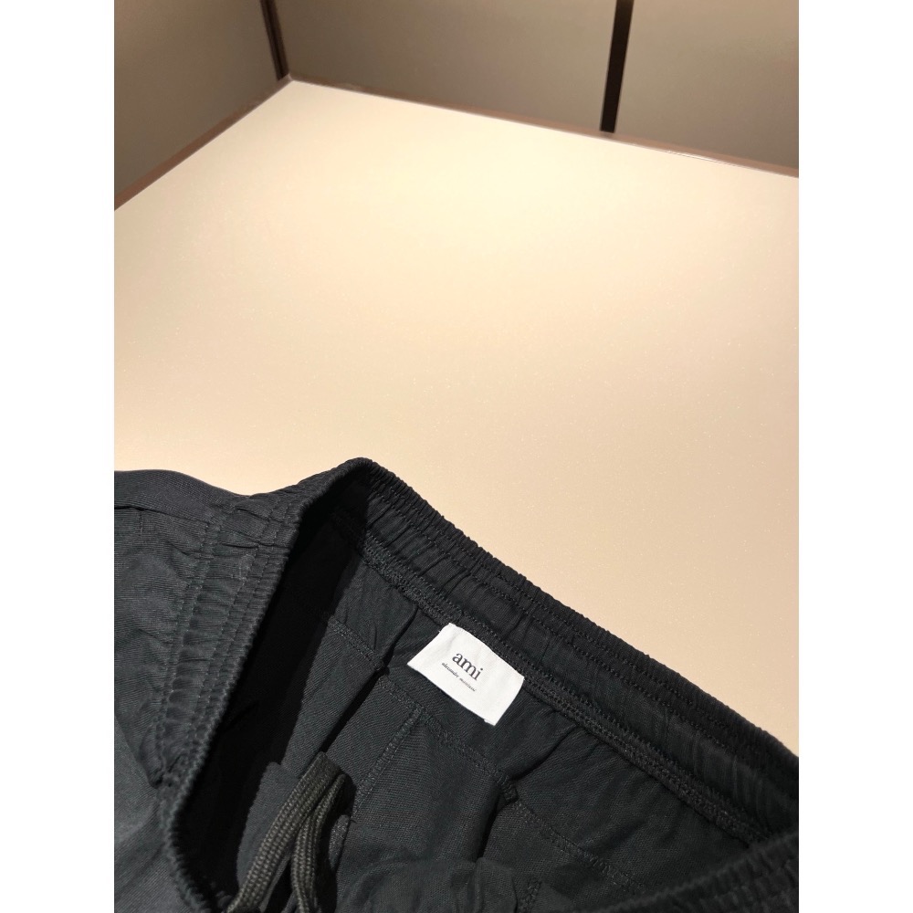 AMI 套裝 T恤 短褲 五分褲  男女同款👫休閒套裝，既經典有時尚百搭，誰不愛啊，將經典再次展現，非常的耐看，自帶低-細節圖8