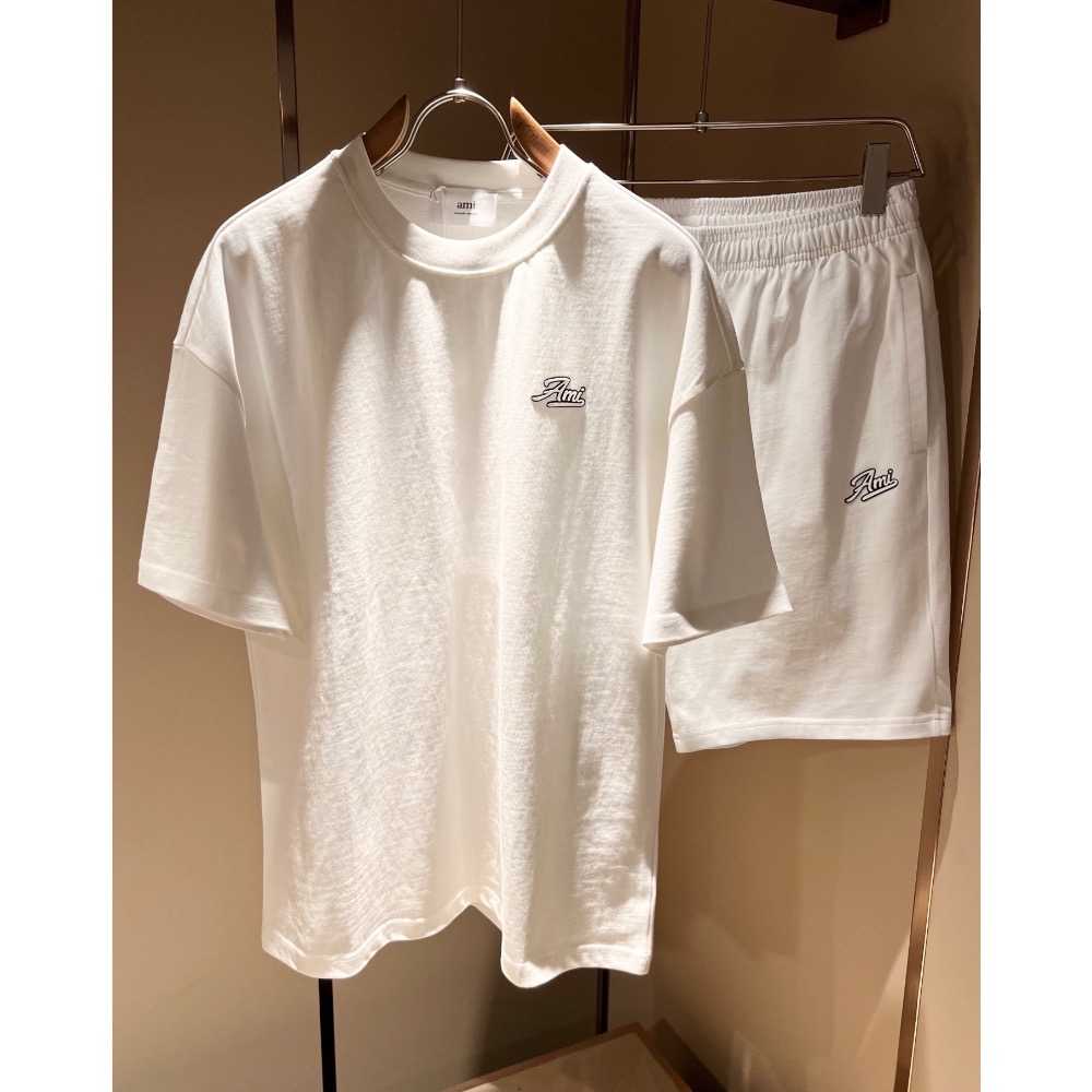 AMI 套裝 T恤 短褲 五分褲  男女同款👫休閒套裝，既經典有時尚百搭，誰不愛啊，將經典再次展現，非常的耐看，自帶低-細節圖9