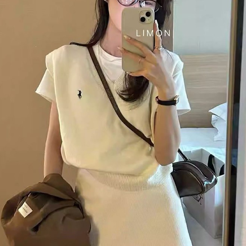 RL polo V領背心 馬甲 針織V領馬甲，寬鬆版型修飾身形，單穿或疊穿都好看。柔軟針織材質，穿上舒適不厚重，搭配襯衫-細節圖5