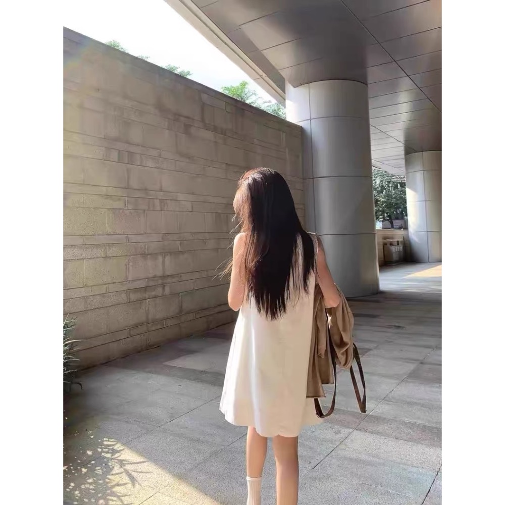 RR連身裙 洋裝 連衣裙，Rest & Recreation V領無袖洋裝，簡約俐落的A字版型，修飾身-細節圖2