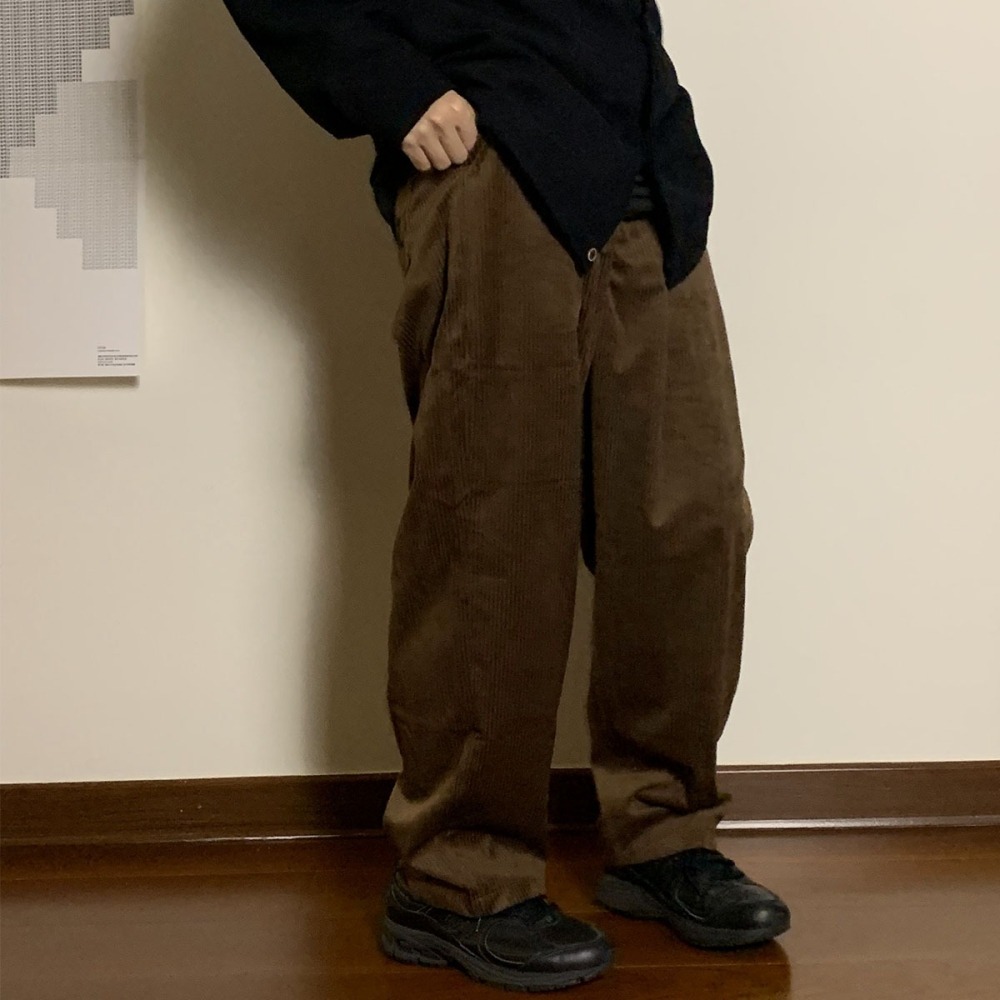 •回歸選品• 現貨 超級舒適燈芯絨 直筒褲 長褲 寬褲 休閒褲 燈芯絨 垂墜 中性 2色 (黑/咖啡)-細節圖2