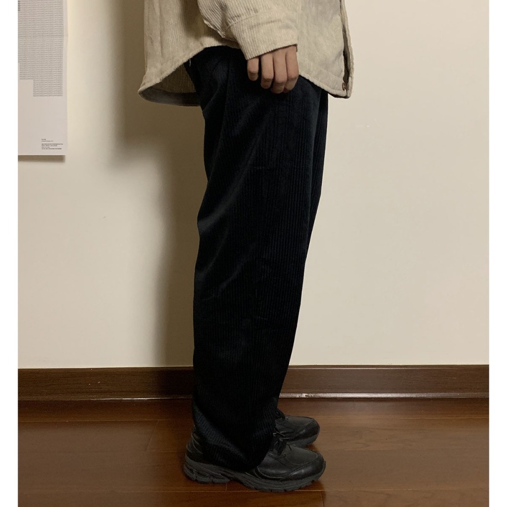 •回歸選品• 現貨 超級舒適燈芯絨 直筒褲 長褲 寬褲 休閒褲 燈芯絨 垂墜 中性 2色 (黑/咖啡)-細節圖5