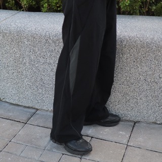 •回歸選品• 機能拼接風褲 寬鬆長褲 工裝褲 寬褲 長褲 直筒褲 衝鋒褲 寬鬆 機能 中性 2色(黑/灰)-細節圖3