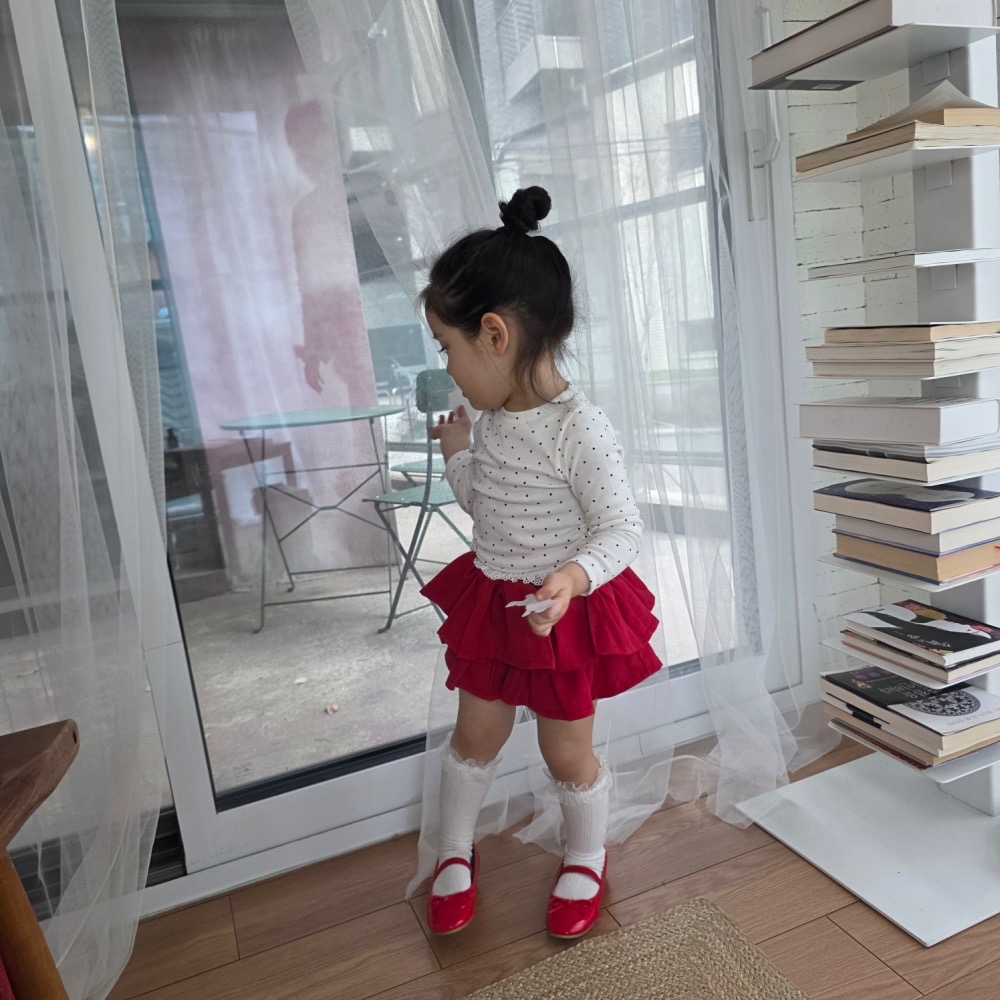 Color 春季點點蕾絲滾邊上衣-細節圖3