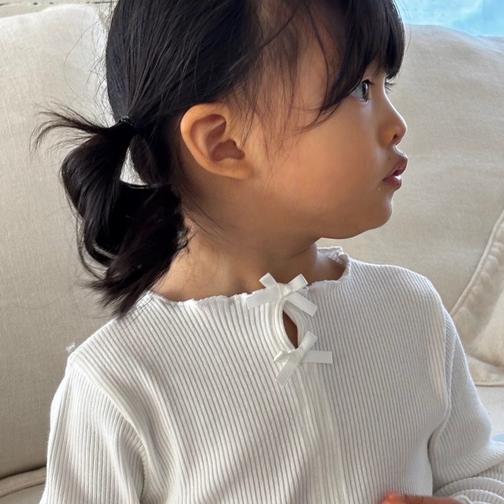 Color 春季緞帶蝴蝶結上衣-細節圖6